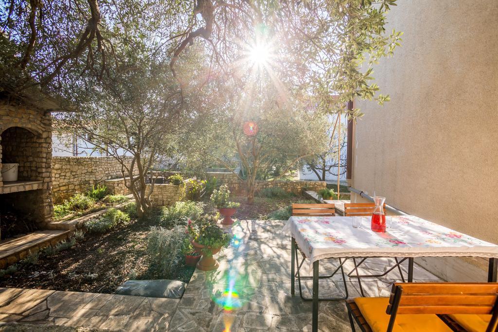 Apartment Srecko Vinišće Zewnętrze zdjęcie