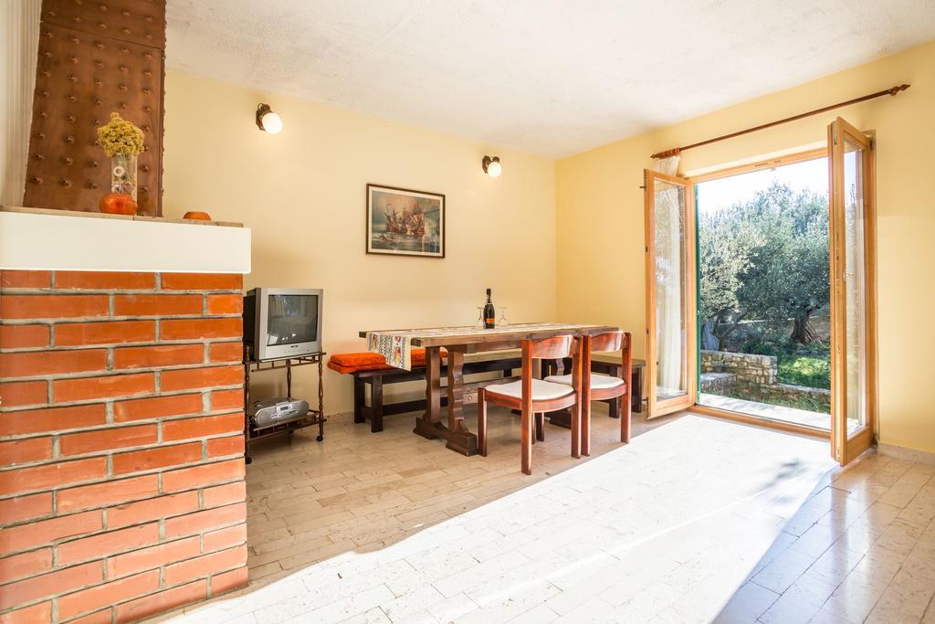 Apartment Srecko Vinišće Zewnętrze zdjęcie