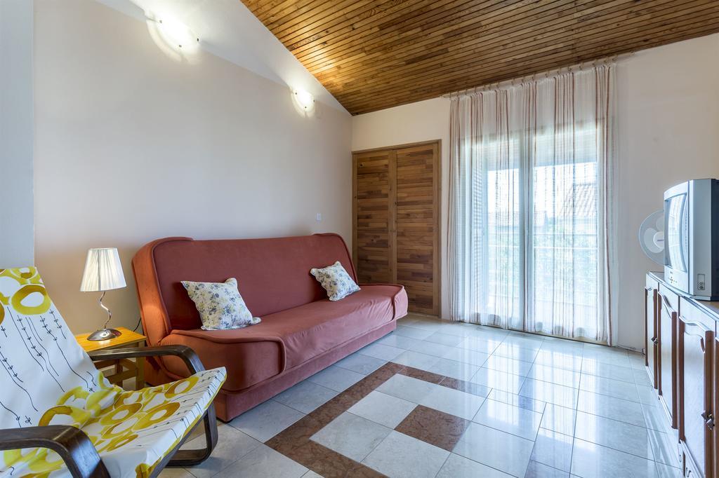 Apartment Srecko Vinišće Zewnętrze zdjęcie
