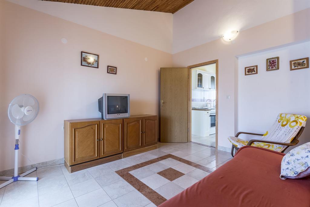 Apartment Srecko Vinišće Zewnętrze zdjęcie