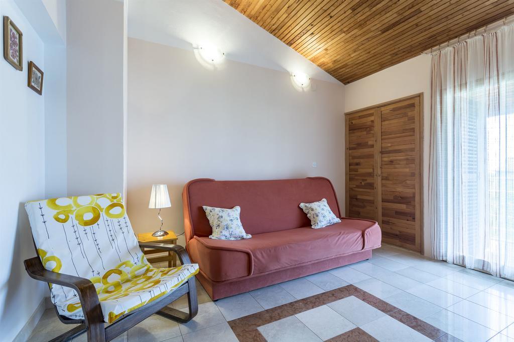 Apartment Srecko Vinišće Zewnętrze zdjęcie