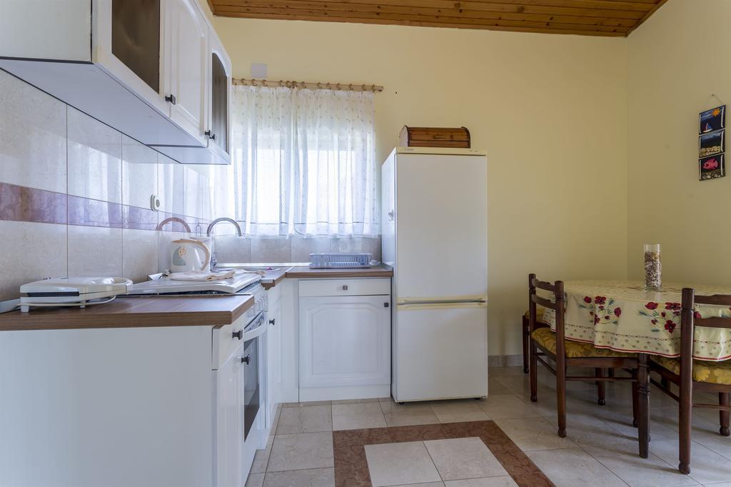 Apartment Srecko Vinišće Zewnętrze zdjęcie