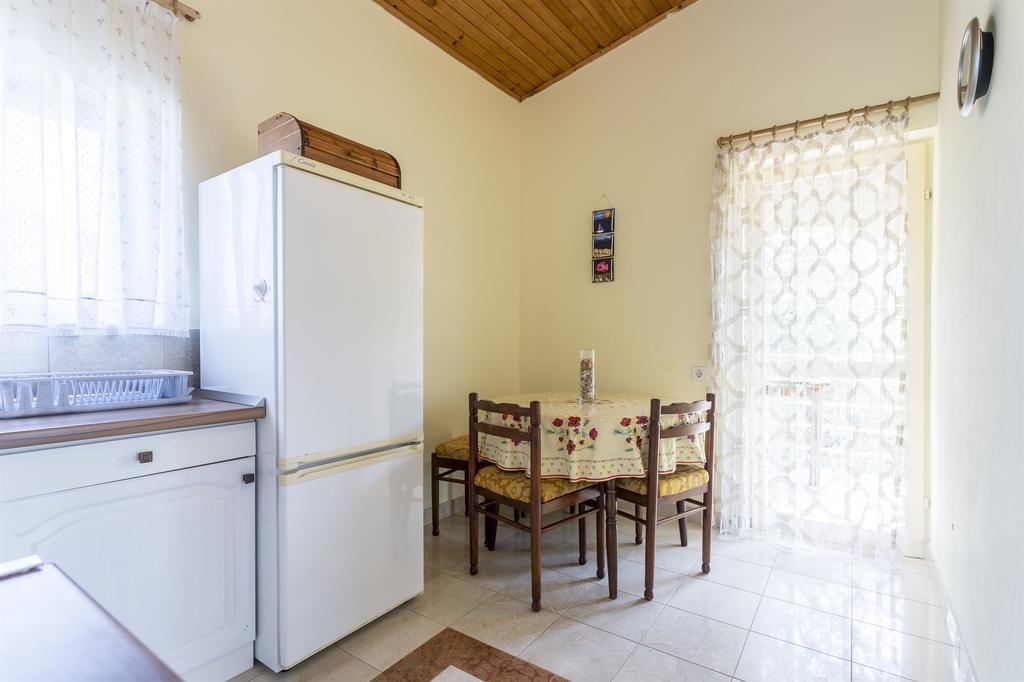 Apartment Srecko Vinišće Zewnętrze zdjęcie