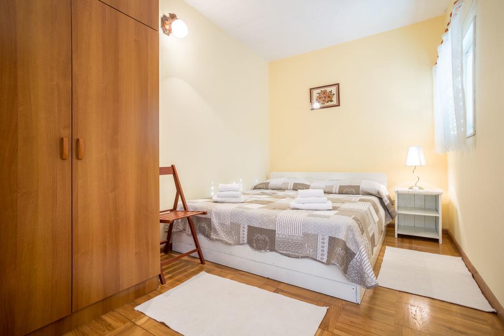 Apartment Srecko Vinišće Zewnętrze zdjęcie