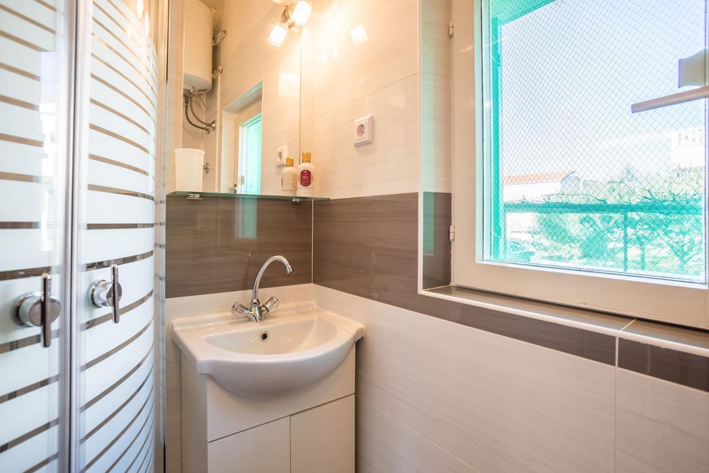 Apartment Srecko Vinišće Zewnętrze zdjęcie